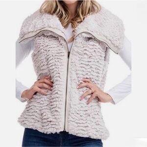 FEVER Womens VEST LUXURIOUS FAUX FUR, COLLAR Zipper, Satin Interior Taupe size S